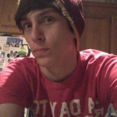Profile Picture of Derek Massey (@RunawaysUnite) on Twitter