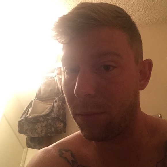Profile Picture of Jeremy Hamilton (@mrjham) on Poshmark