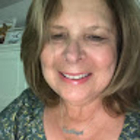 Kathy Assise - Poshmark Profile Picture of Kathy Assise (@kathyassise) on Poshmark