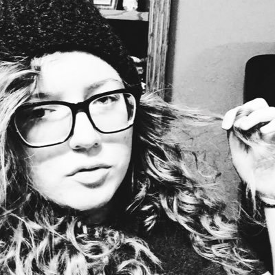 Profile Picture of Josie Roth (@ShirleyAlvina) on Twitter