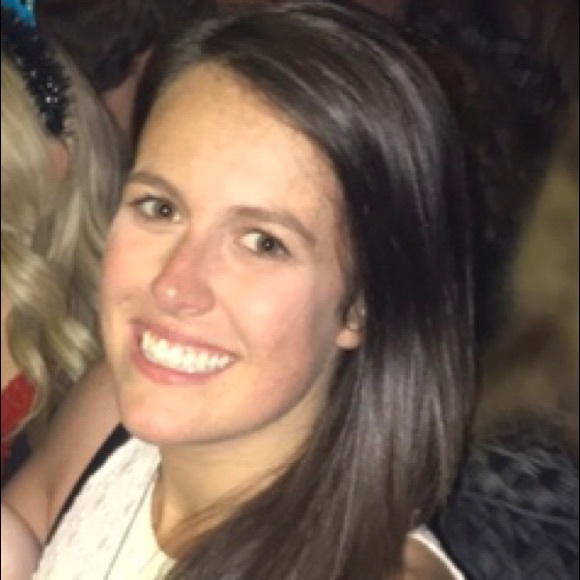Profile Picture of Caitlin Kelly (@kellyc18m) on Poshmark