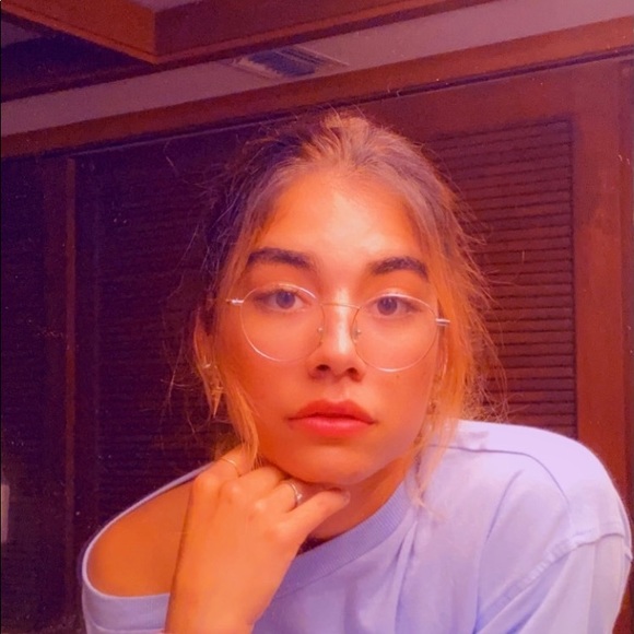 Profile Picture of Maya Hernando (@maya_hernando) on Poshmark