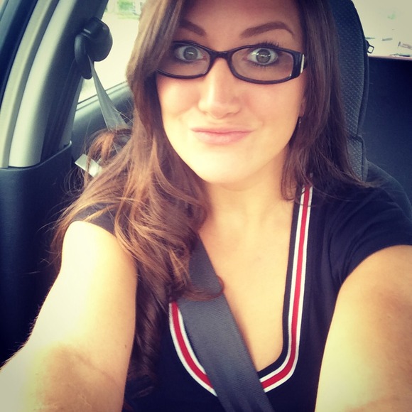 Profile Picture of Katie Woomer (@katieann25) on Poshmark