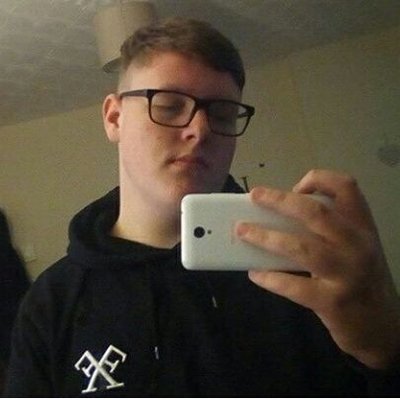 Profile Picture of Lloyd Howe (@CheapEliquid) on Twitter