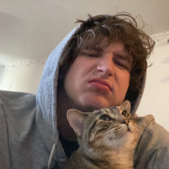 Profile Picture of Cody Cauffman (@codycauffman) on Poshmark