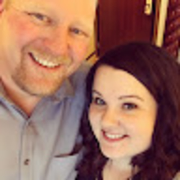 Profile Picture of Leslie Hinds (@lesliehinds657) on Poshmark