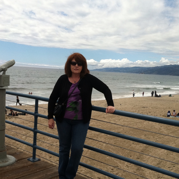 Profile Picture of Robin Bruning (@robbrun) on Poshmark