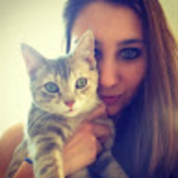 Profile Picture of Jessica Solomon (@j6rose) on Poshmark