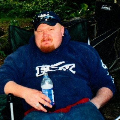 Profile Picture of Sean Lockwood (@IrishBulldog70) on Twitter