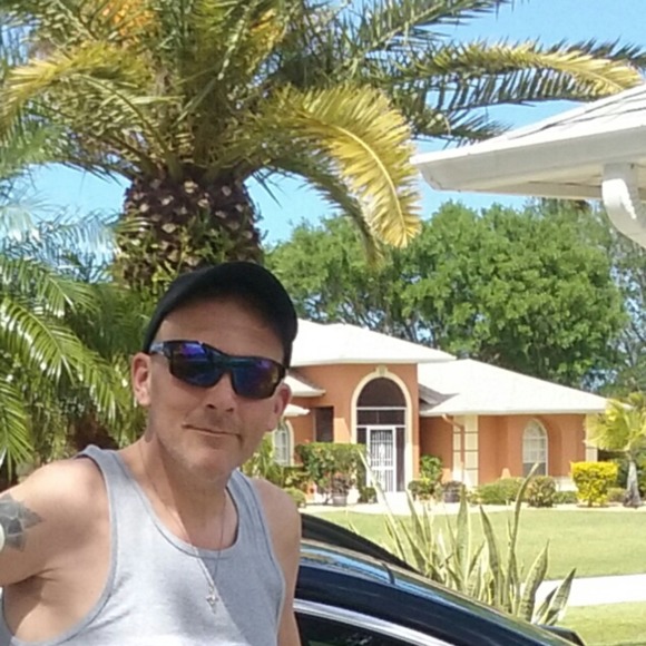 Profile Picture of Gary Allen (@garyjallen1266) on Poshmark