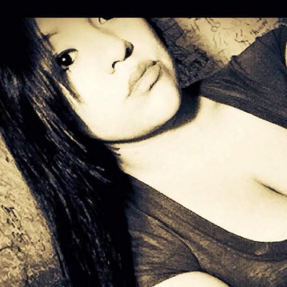 Profile Picture of Saturnina Largo (@klusterfukk17) on Poshmark