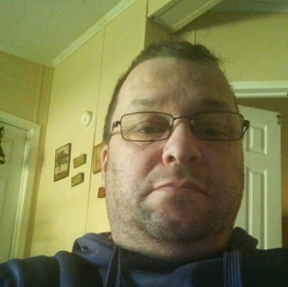 Profile Picture of Steven Brownell (@steven_03) on Poshmark