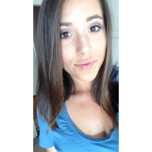 Profile Picture of Dominique Sarcona (@dommyy10) on Poshmark