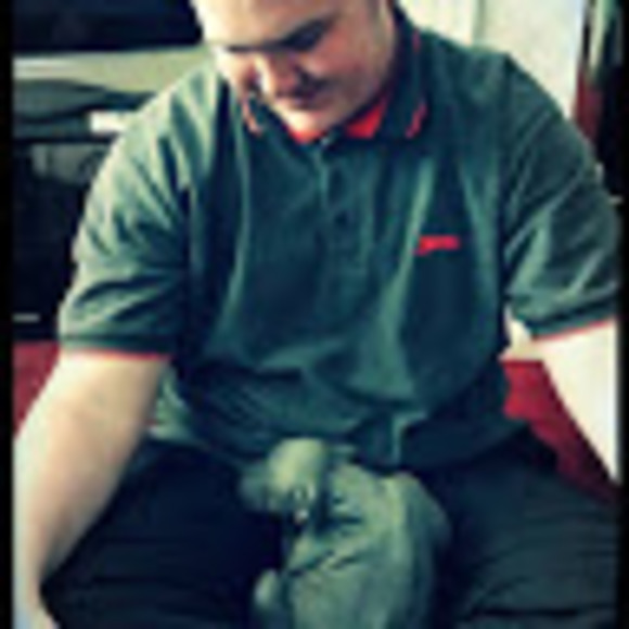 Profile Picture of Daniel Llewellyn (@dallewellyn96) on Poshmark