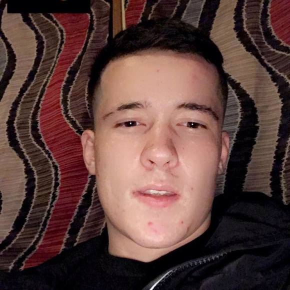 Profile Picture of Bradley Deaton (@weeman43312) on Poshmark