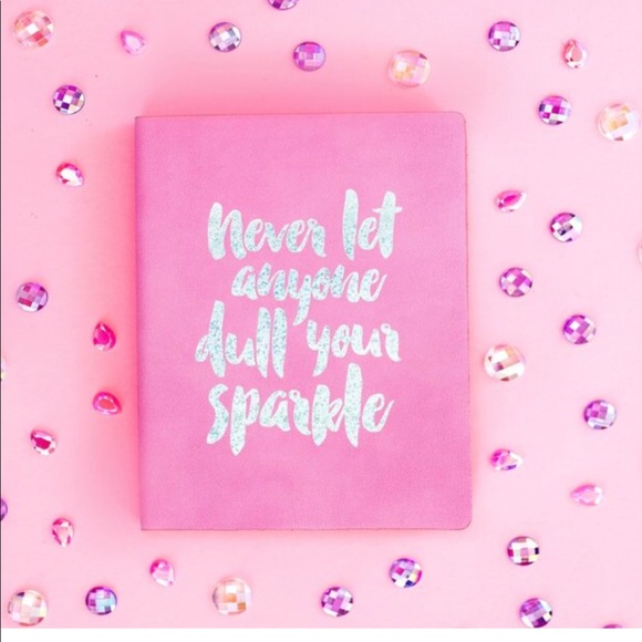 Profile Picture of Shanna Truffini (@applegirl7901) on Poshmark