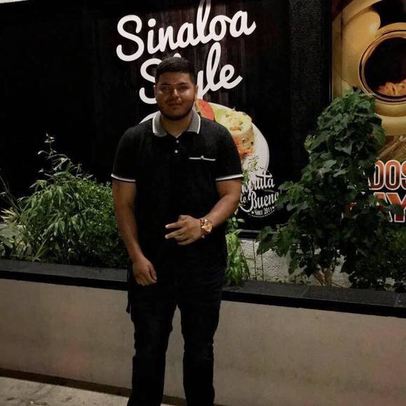 Profile Picture of Jonathan Corrales (@compa_al100) on Poshmark