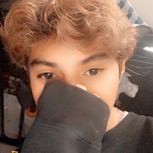 Profile Picture of Peter Valerio (@petervalerio) on Poshmark