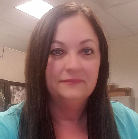 Profile Picture of Regina Hopper (@jhopperok) on Poshmark