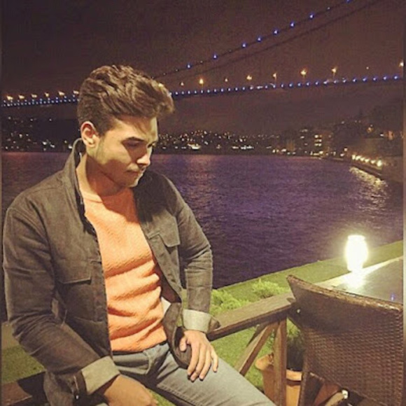Profile Picture of Kaan Tümer (@kaanntumerr) on Poshmark