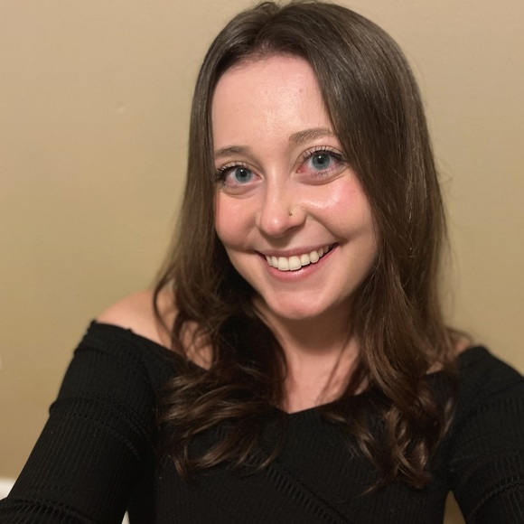 Profile Picture of Abigail Tolrud (@abbytolrud) on Poshmark