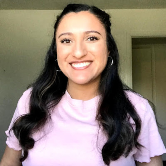 Profile Picture of Jocelyn Singh (@jocsingh1) on Poshmark
