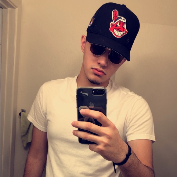 Profile Picture of Manuel Monge (@mnl_lpz14) on Poshmark