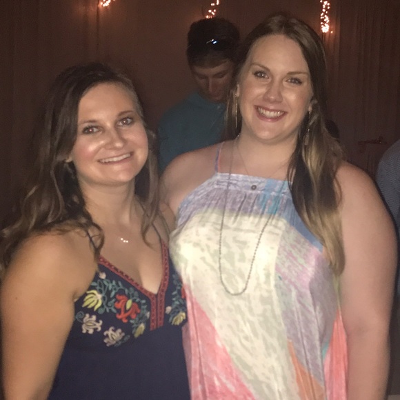 Profile Picture of Carly Pierce (@carjanthom) on Poshmark