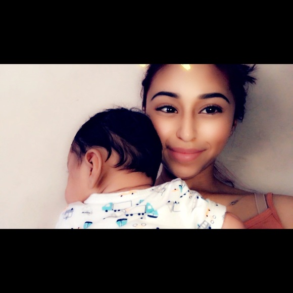 Profile Picture of Lesly Ramirez (@lessly22) on Poshmark