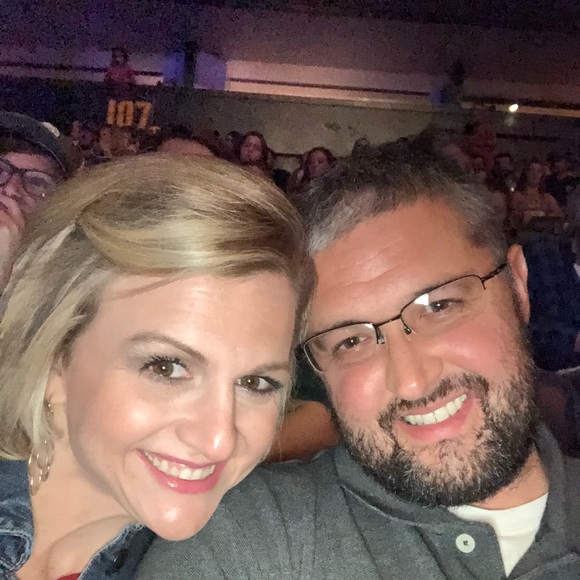 Profile Picture of Laura Solomon (@laura_britt) on Poshmark