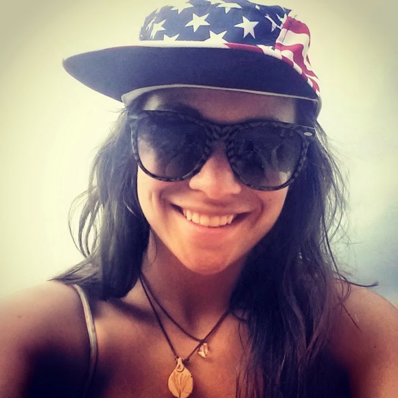 Profile Picture of Lindsey Coggins (@lbcoggins) on Poshmark
