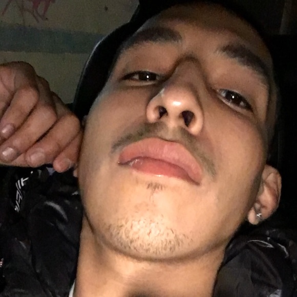 Profile Picture of Kevin Dominguez (@kevindominguezz) on Poshmark