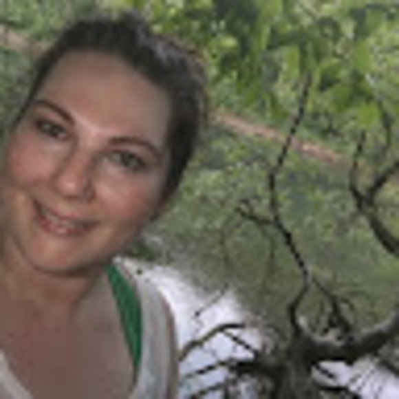 Profile Picture of Brianne Steiner libby (@pbsteiner) on Poshmark