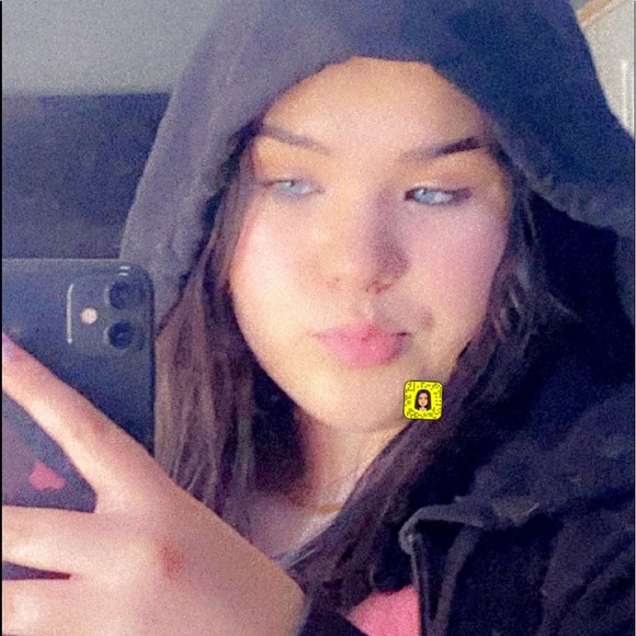 Profile Picture of Summers Wife (@ashleighporter1) on Poshmark