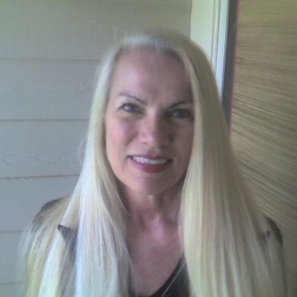 Profile Picture of Pamela Adams (@paekaz) on Poshmark