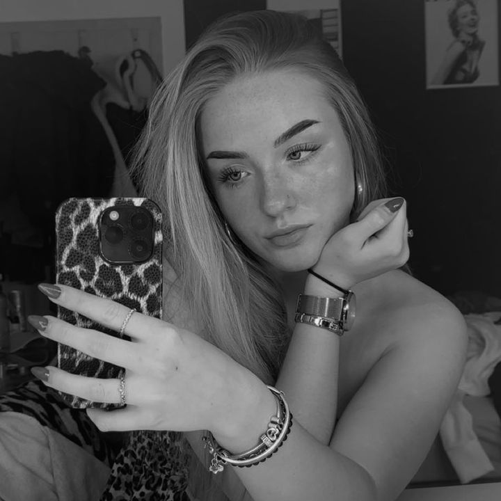 Profile Picture of julia (@juliahopfauf) on Tiktok