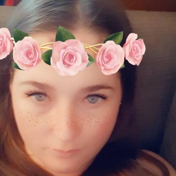 Profile Picture of Ashley Russell (@ashleyrussel562) on Poshmark