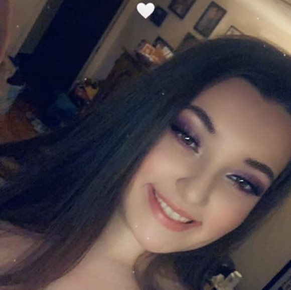 Profile Picture of Heather Schrum (@heathergrier3) on Poshmark