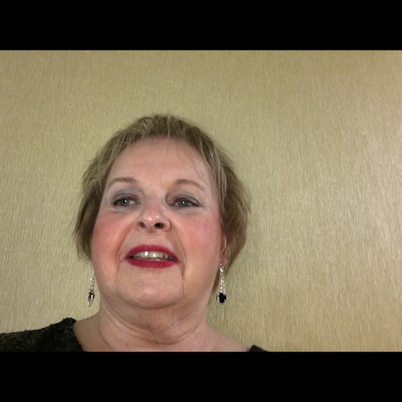 Profile Picture of Sharon Lauther (@sharon_lauther) on Poshmark