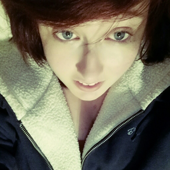 Profile Picture of Haley Mccown (@haleycharleen) on Poshmark