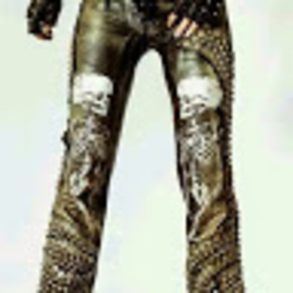 Profile Picture of Kerrylee Clairmont (@kerrylee_c) on Poshmark