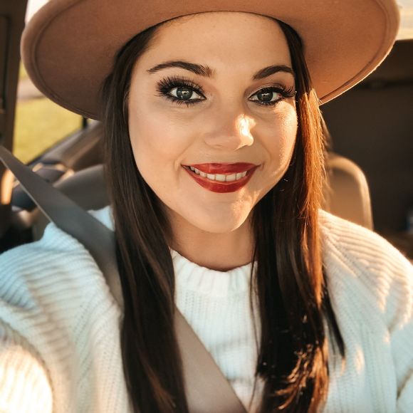 Profile Picture of Casey Nicholson (@madisocl) on Poshmark