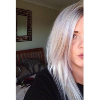 Profile Picture of Jadey (@jadeedwards89) on Twitter
