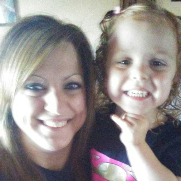 Profile Picture of Lesley Henry-keehler (@ldkbkw_2424) on Poshmark