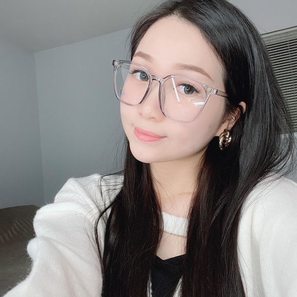 Profile Picture of Hien Thanh (@fnguyen127) on Poshmark