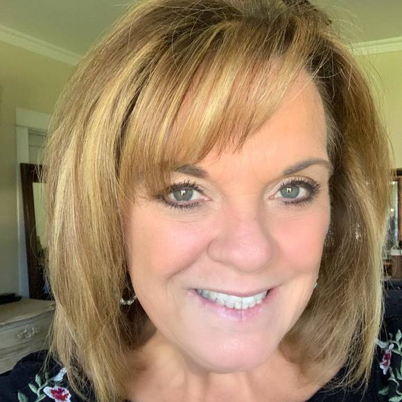 Profile Picture of Cece Ray calderon (@irishlaaa81963) on Poshmark