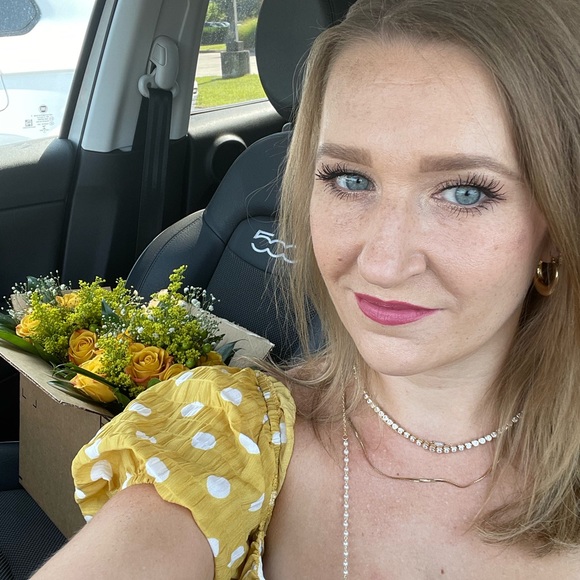 Profile Picture of Julia Hummel (@julia871) on Poshmark