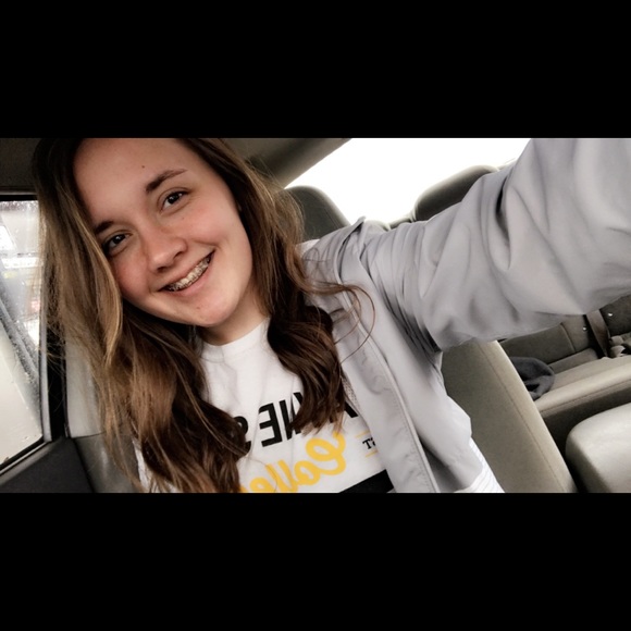 Keiley Tisthammer - Poshmark Profile Picture of Keiley Tisthammer (@keileyjo) on Poshmark