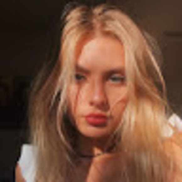 Profile Picture of Emily Leclear (@emily_leclear) on Poshmark