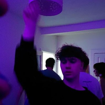 Profile Picture of Ascom (@TomAbsalom1) on Twitter